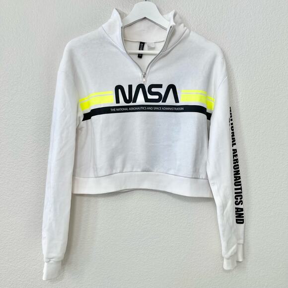 H&M Divided Women Size Small White NASA Space Crop Pullover Quarter Zip Sweater - Picture 1 of 7